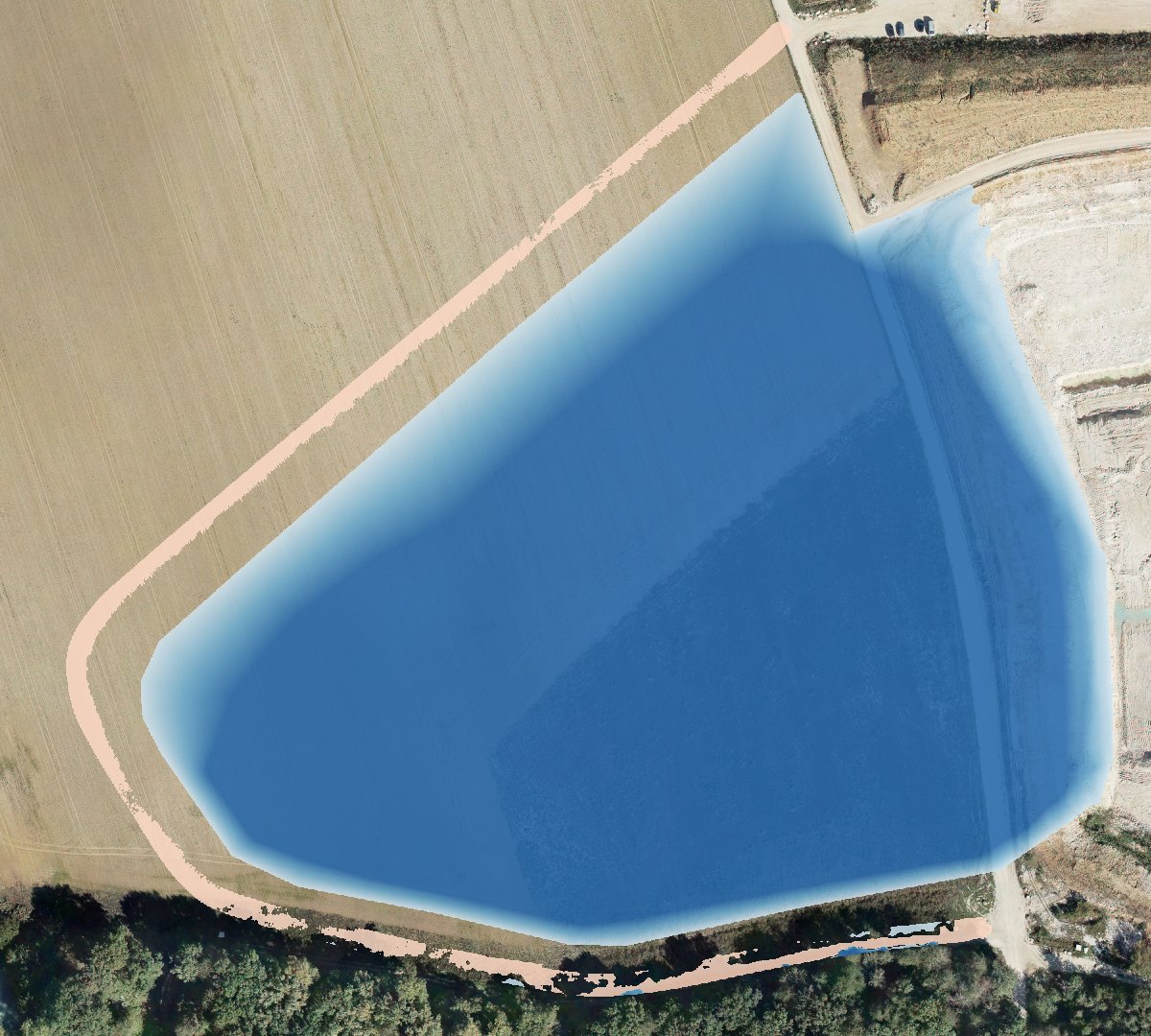 Carte de l'écart entre un levé par drone et un projet d'extension de fouille : fouille à déblayer en bleu, piste déviée en remblai en rouge